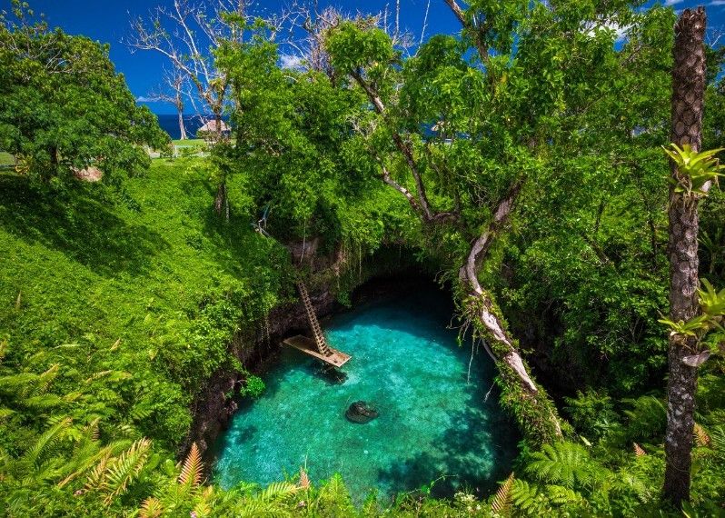 Il To Sua Ocean Trench è un luogo paradisiaco di Upolu, Samoa.