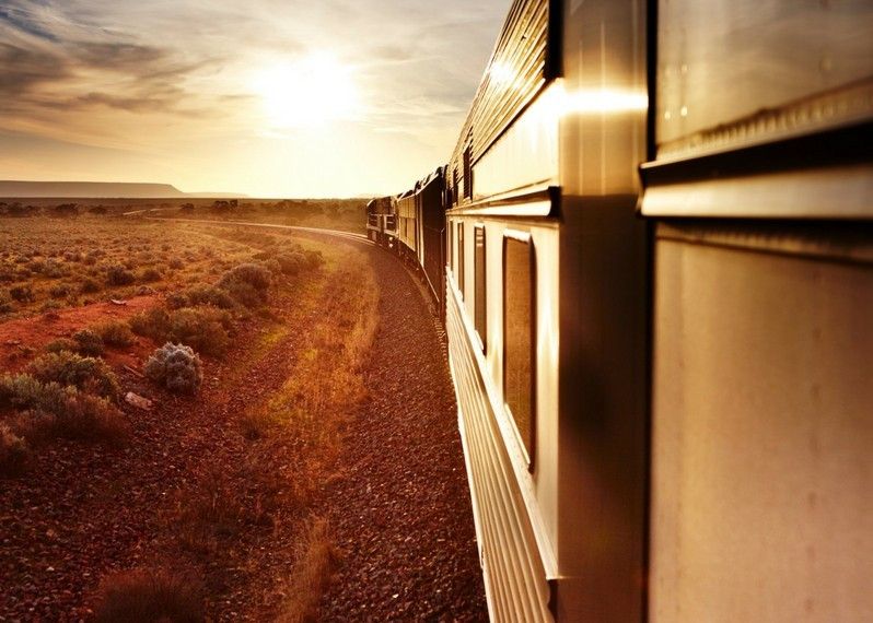 Il treno Ghan permette di vivere un'esperienza unica attraverso lAustralia, da Adelaide a Darwin. ©Matt Munro/Lonely Planet