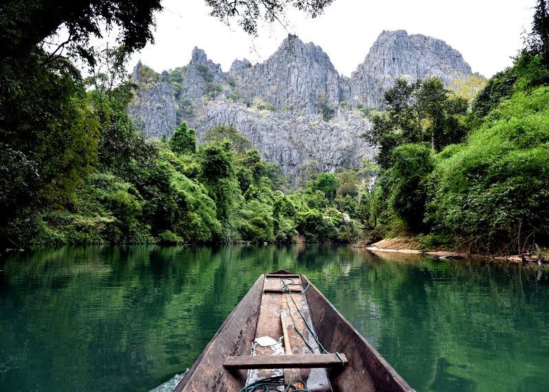 In barca tra le grotte di Kong Lor, Laos. ©Vincent Jary/Getty Images