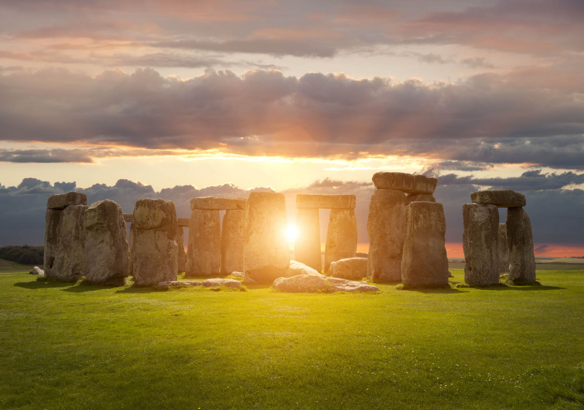 Stonehenge, Regno Unito, illuminato dal sole del solstizio d'estate