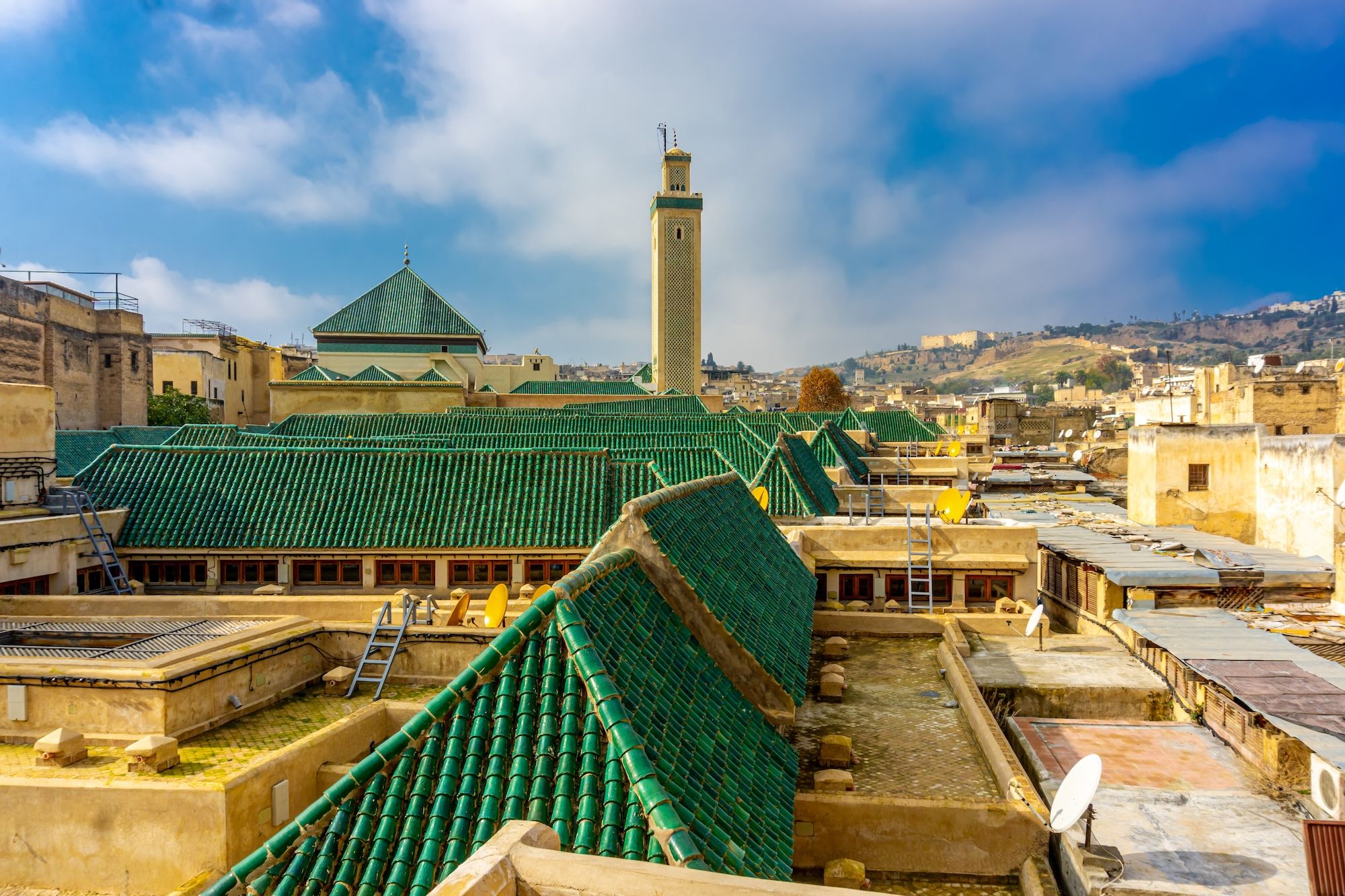 Sui tetti della Madrasa Tarine ©Mehdi Kasumov
/Shutterstock