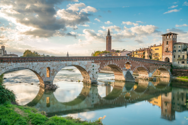 L’Adige a Verona. Credits amyrxa / Shutterstock