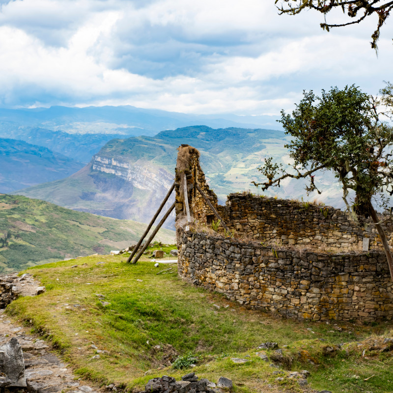 L’insediamento fortificato di Kuelap, in Perù ©Karel Zahradka / Shutterstock