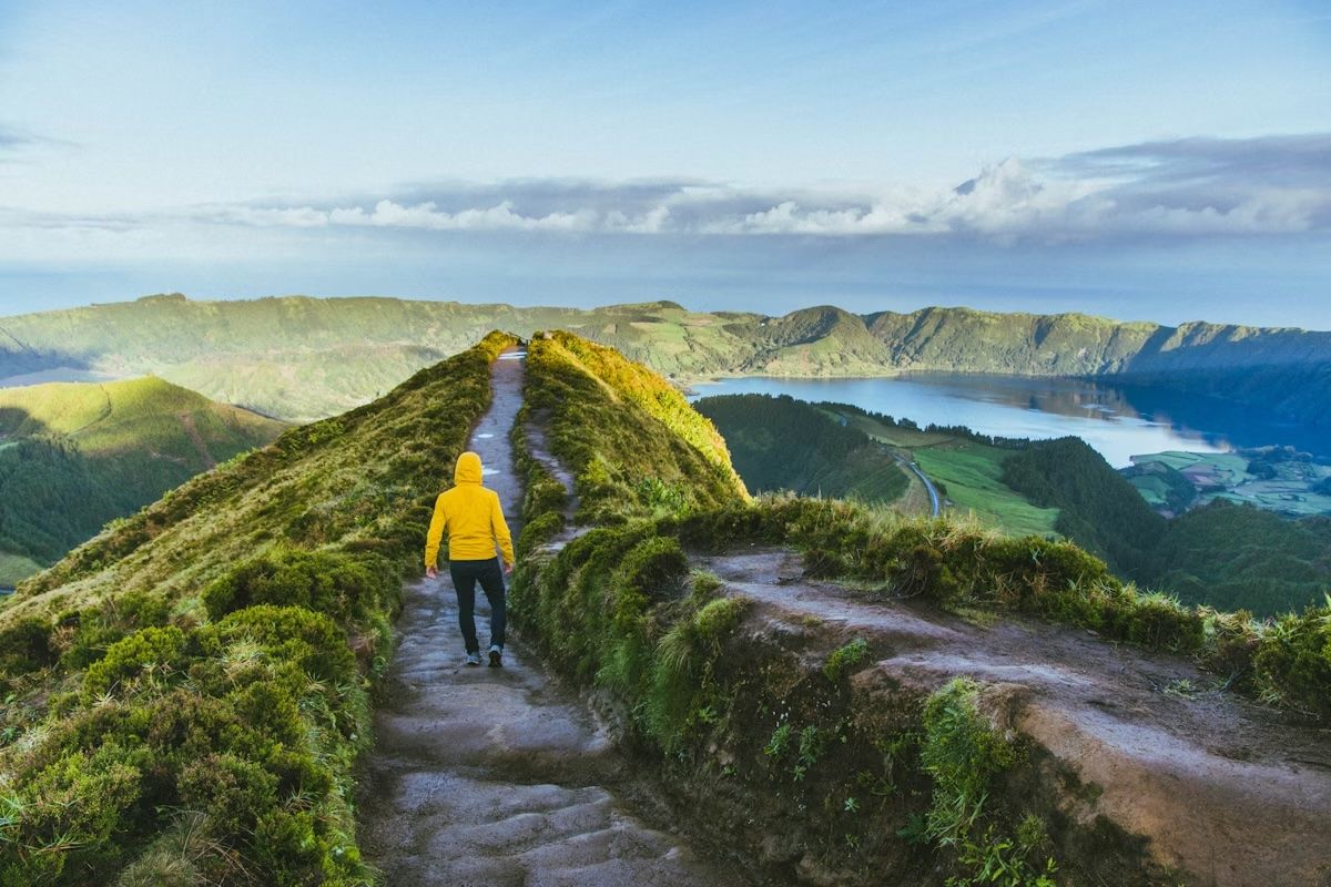 Le Sete Cidades di São Miguel offrono un’incredibile vista sulla laguna © Artur Debat / Getty Images