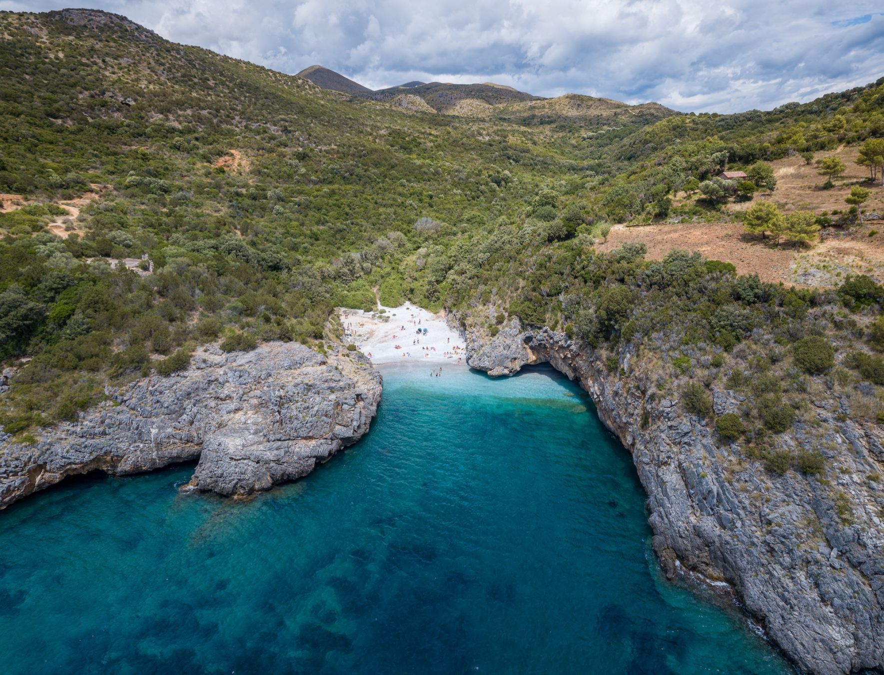 Cala Bianca, Marina di Camerota © pixelshop / Shutterstock