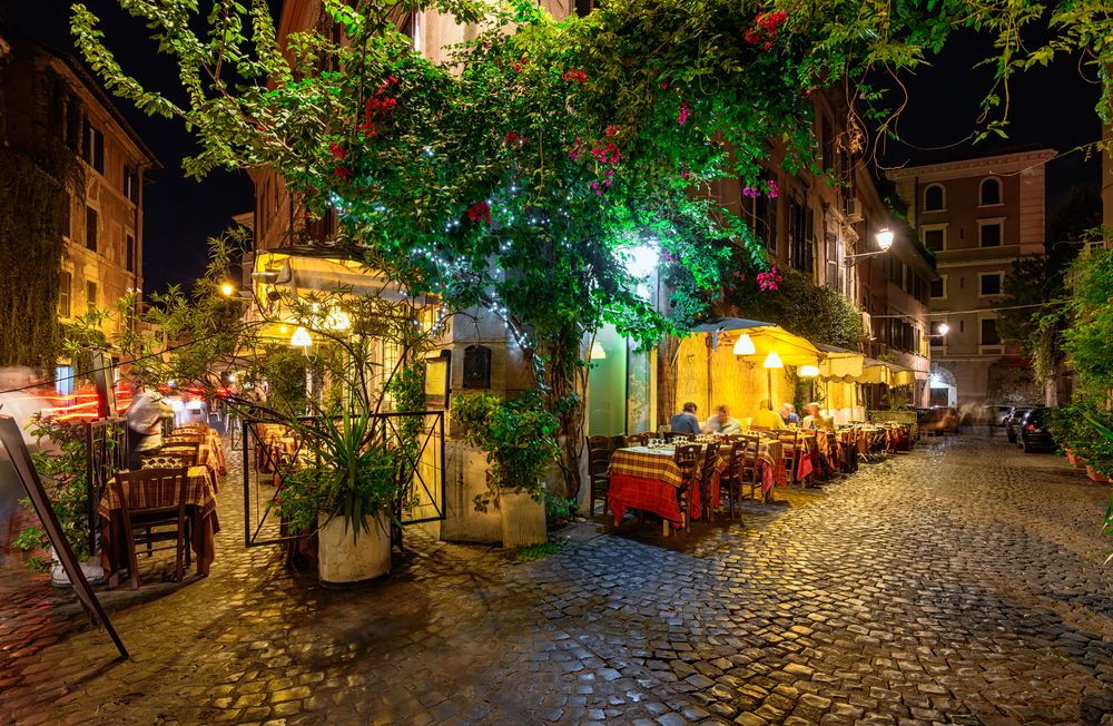 Una serata a Trastevere. Credits Catarina Belova / Shutterstock