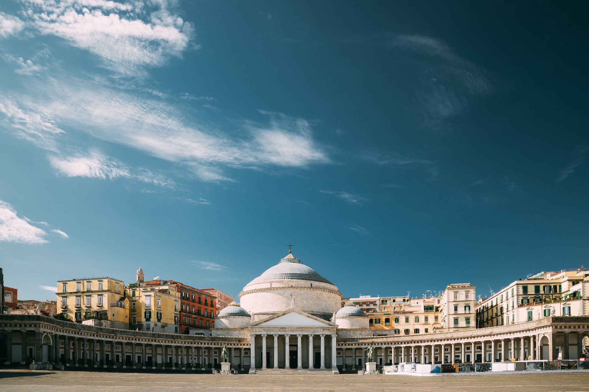 L’abbraccio di Piazza del Plebiscito © George Trumpeter /Shutterstock