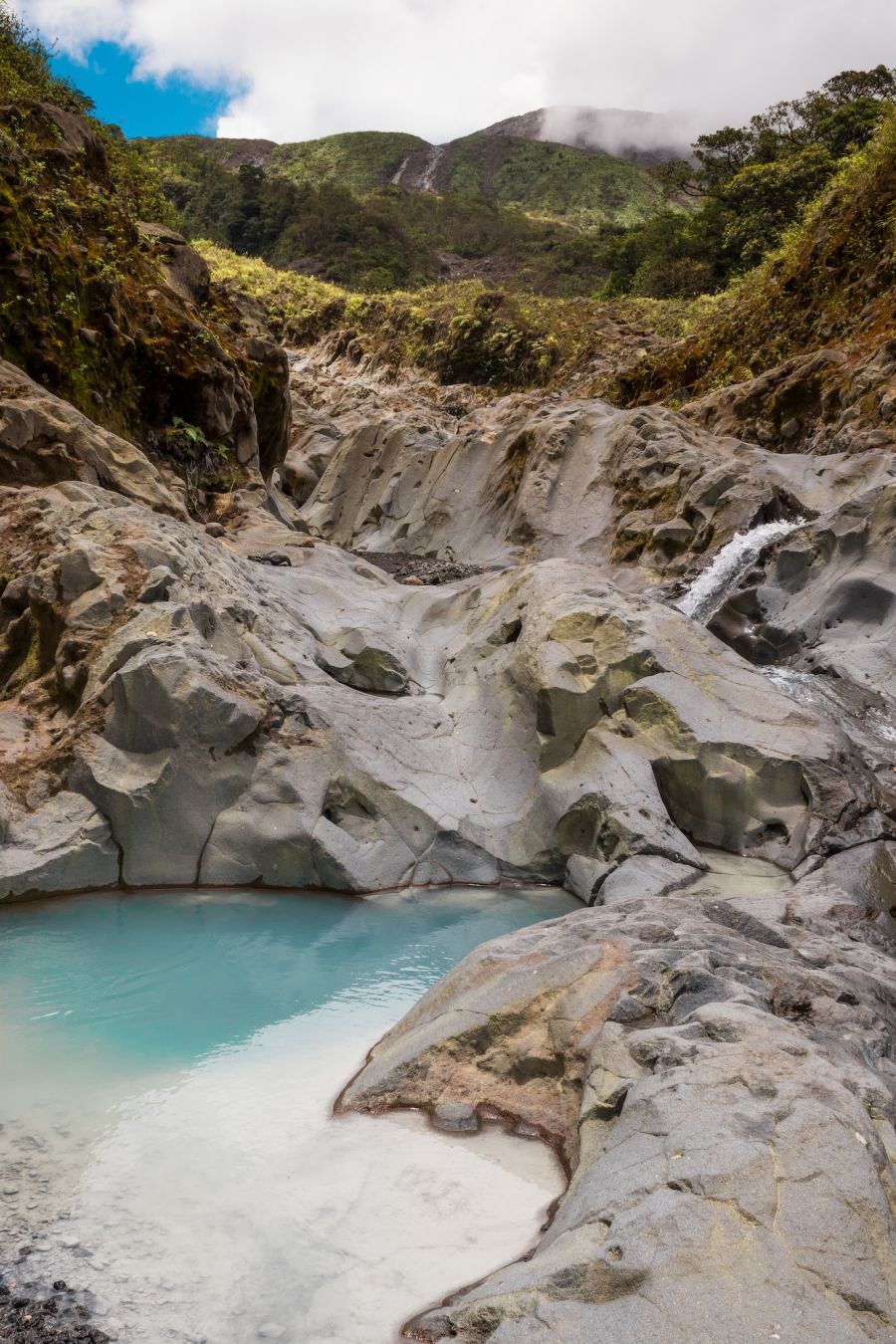 Il sentiero per il cratere del Volcán Rincón de la Vieja ©Saintdags/shutterstock