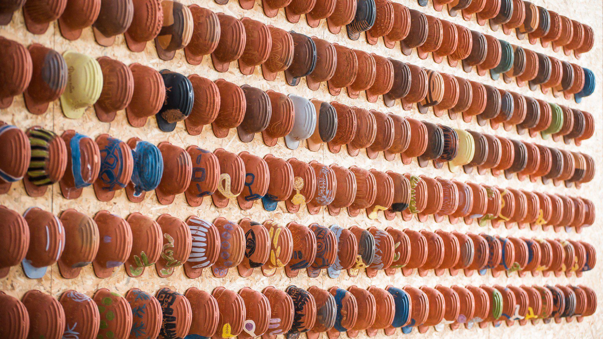 L’installazione "The Terraacotta Army" ©johnkouskoutis/Eleusi 2023