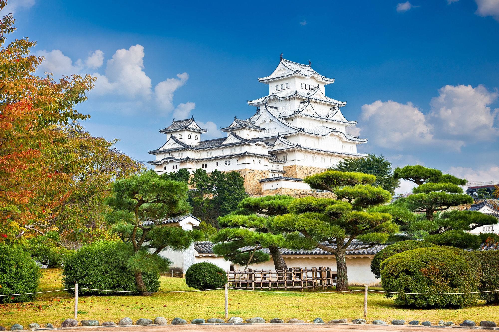 Il castello di Himeji, Giappone ©Royalty Free Commercial