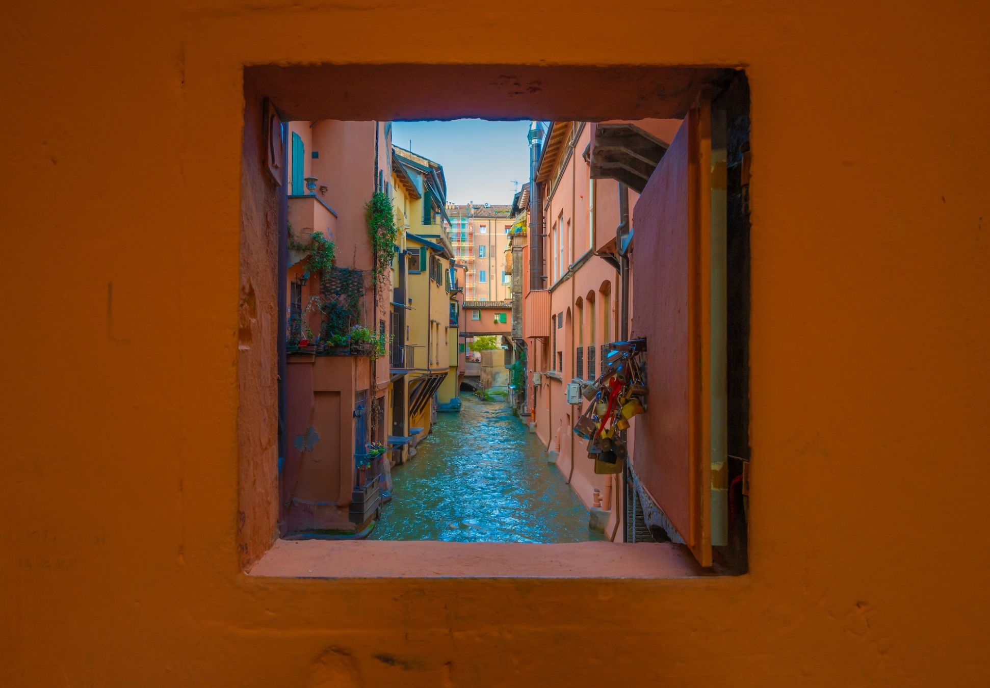 Il Canale di Reno dalla Finestrella di Via Piella ©ValerioMei / Shutterstock