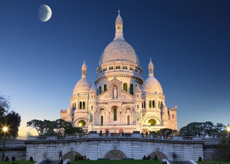 La Basilica del Sacro Cuore svetta su Montmartre. Parigi.©seng chye teo/Getty Images