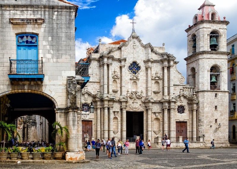 La Cattedrale de L'Avana, in Plaza de la Catedral, Cuba.
©Milosz Maslanka/Shutterstock