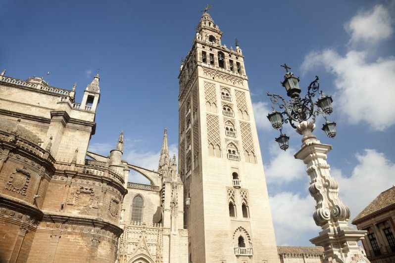 la Giralda @FotografiaBasica/iStock