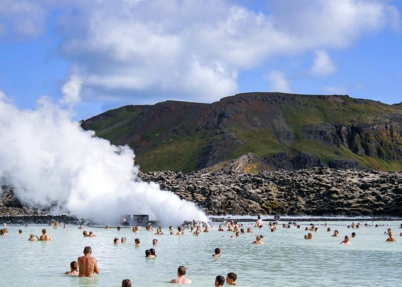 La Laguna Blu a Grindavik, vicino a Reykjavik, è uno dei luoghi più turistici dell'Islanda. ©Patricia Hofmeester/Shutterstock