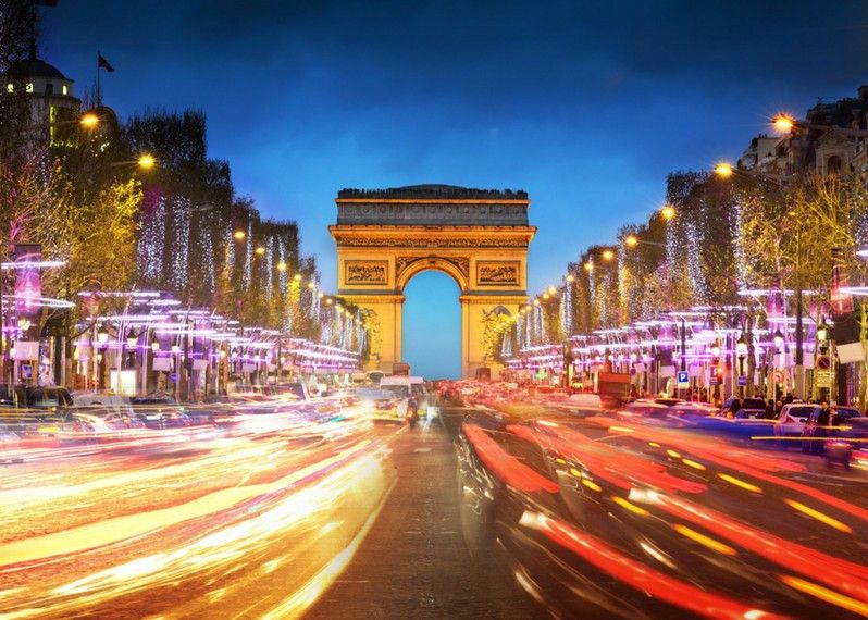 La notte di Parigi. ©IM_photo/Shutterstock