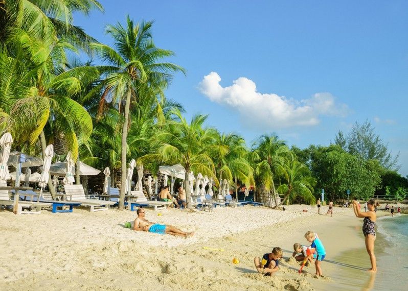 La spiaggia di Siloso sull’isola di Sentosa, Singapore
©Roman Babakin/Shutterstock