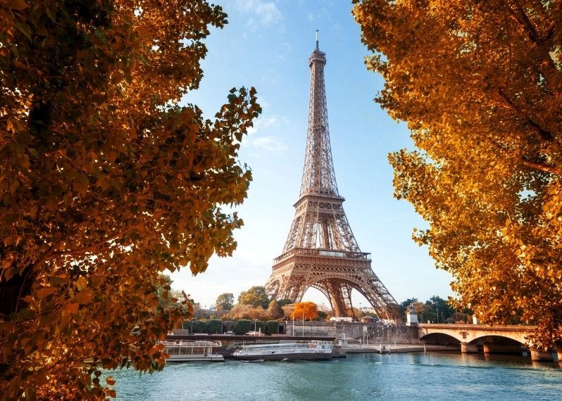 La Tour Eiffel in autunno, affacciata sulla Senna.
©ESB Professional/Shutterstock
