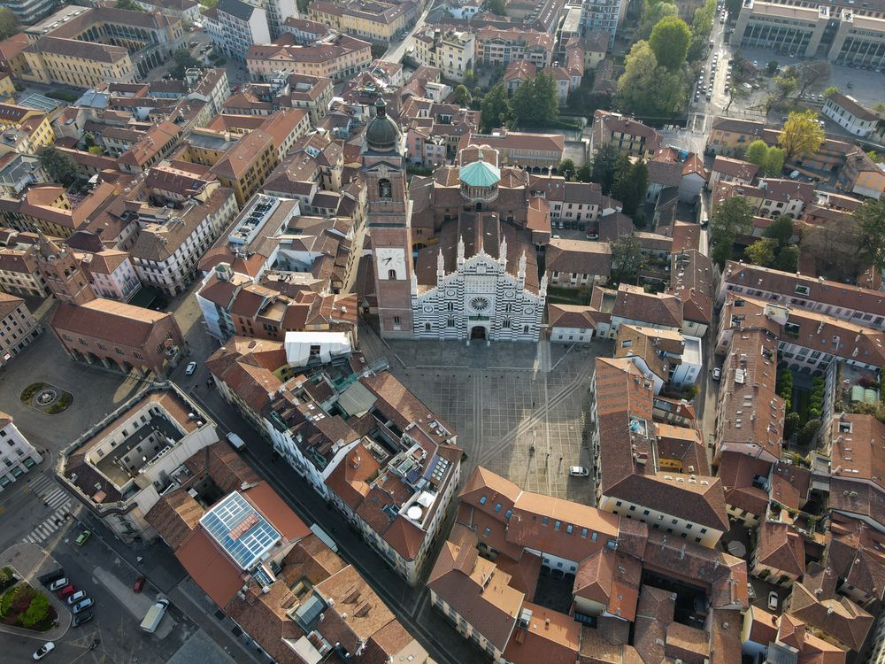 Monza, veduta aerea. Credits AerialDronePics / Shutterstock