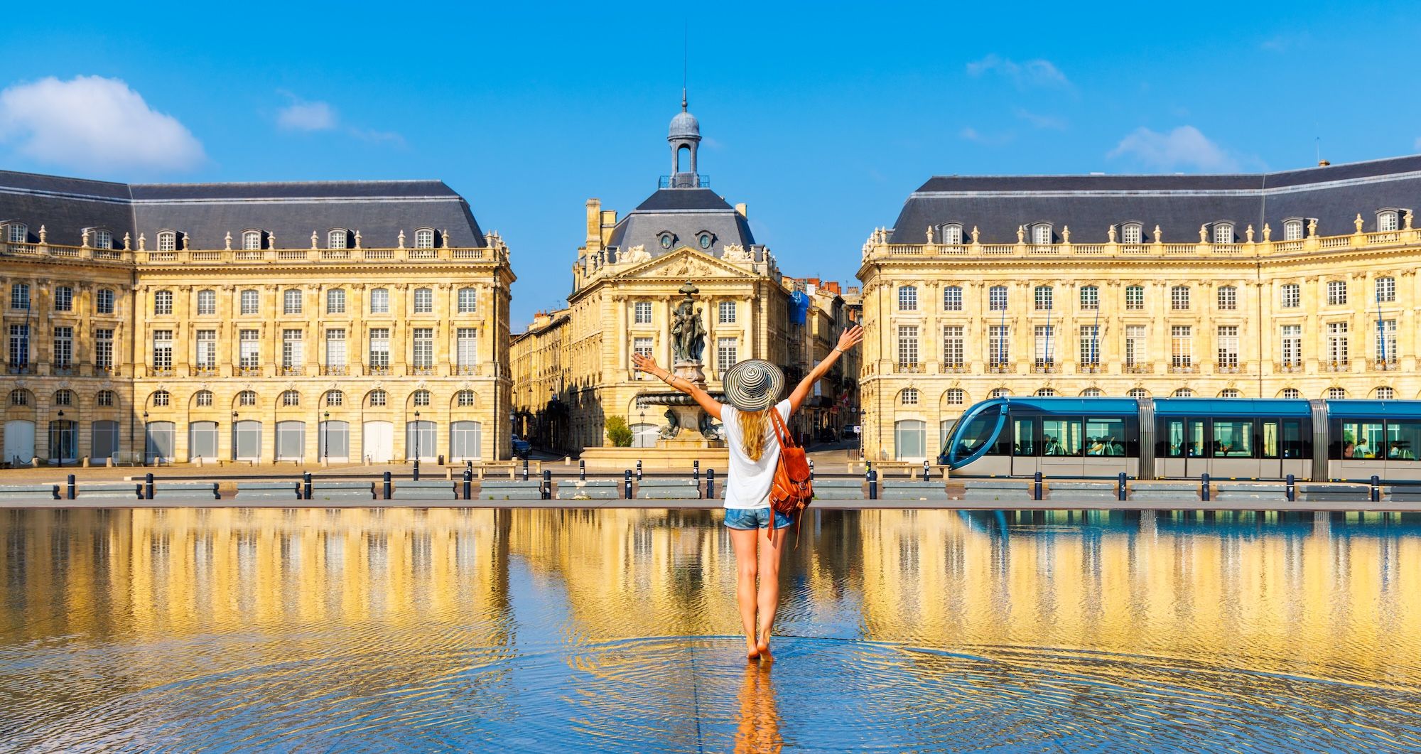 Bordeaux non è solo la capitale del vino, con la sua scena culinaria accattivante ©margouillat photo/Getty Images