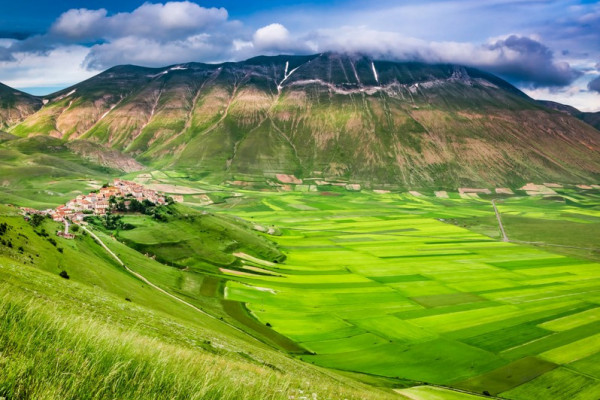 Le belle e selvagge montagne dell'Umbria. ©Shaiith/Shutterstock