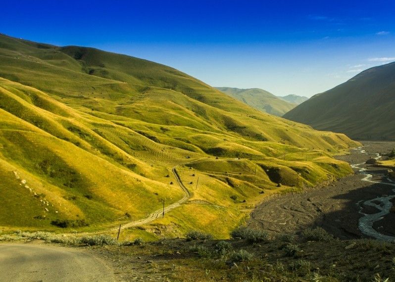 Le montagne deserte dell'Azerbaijan sono il sogno di ogni escursionista © Saxsagan / Shutterstock