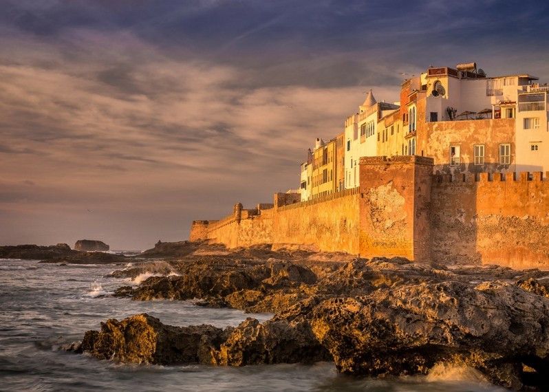 Le mura di Essaouira al tramonto, Marocco. ©Ruslan Kalnitsky/Shutterstock
