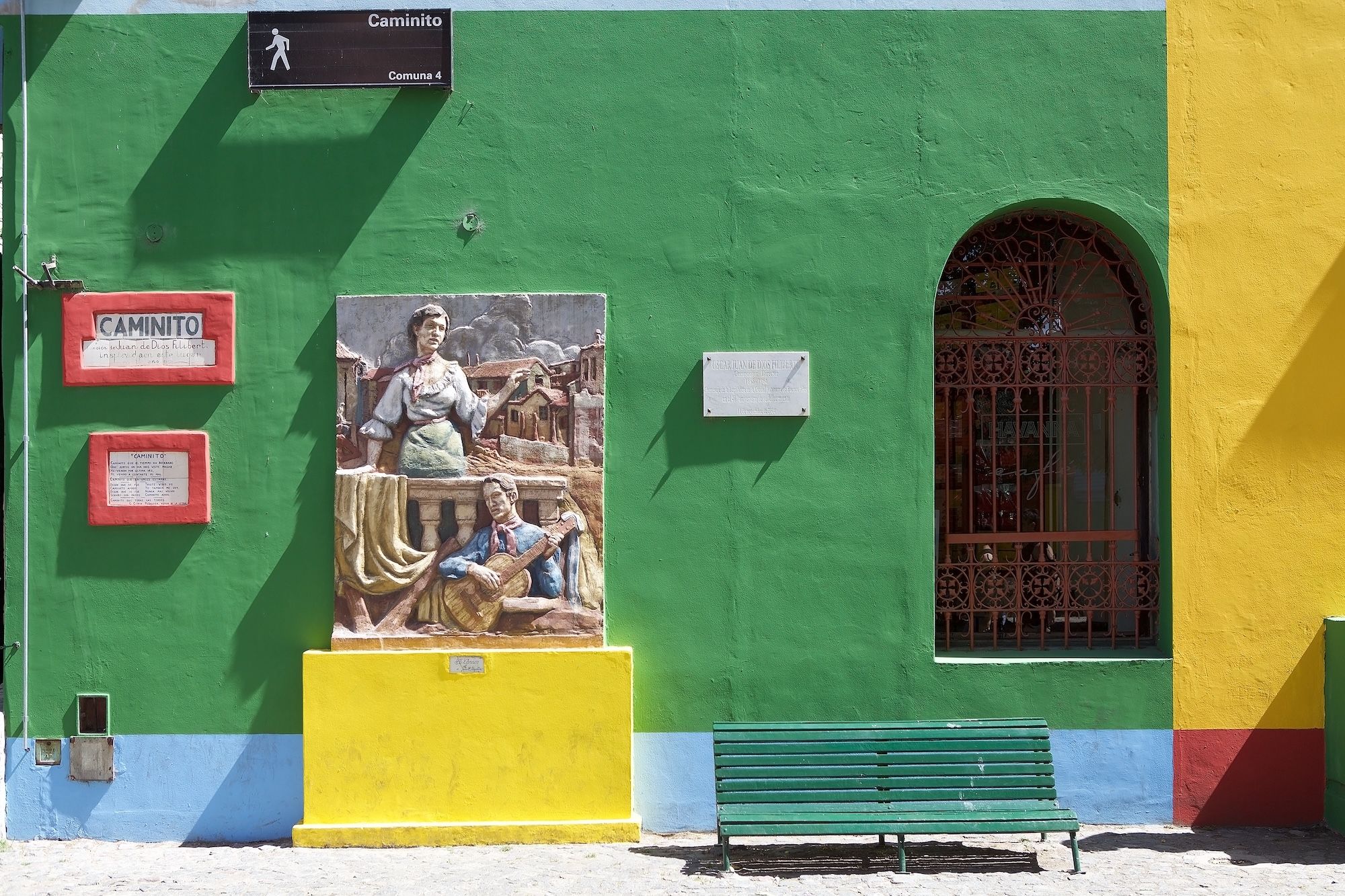 Nella strada del Caminito, a La Boca, Buenos Aires ©Maurizio Bersanelli /Shutterstock