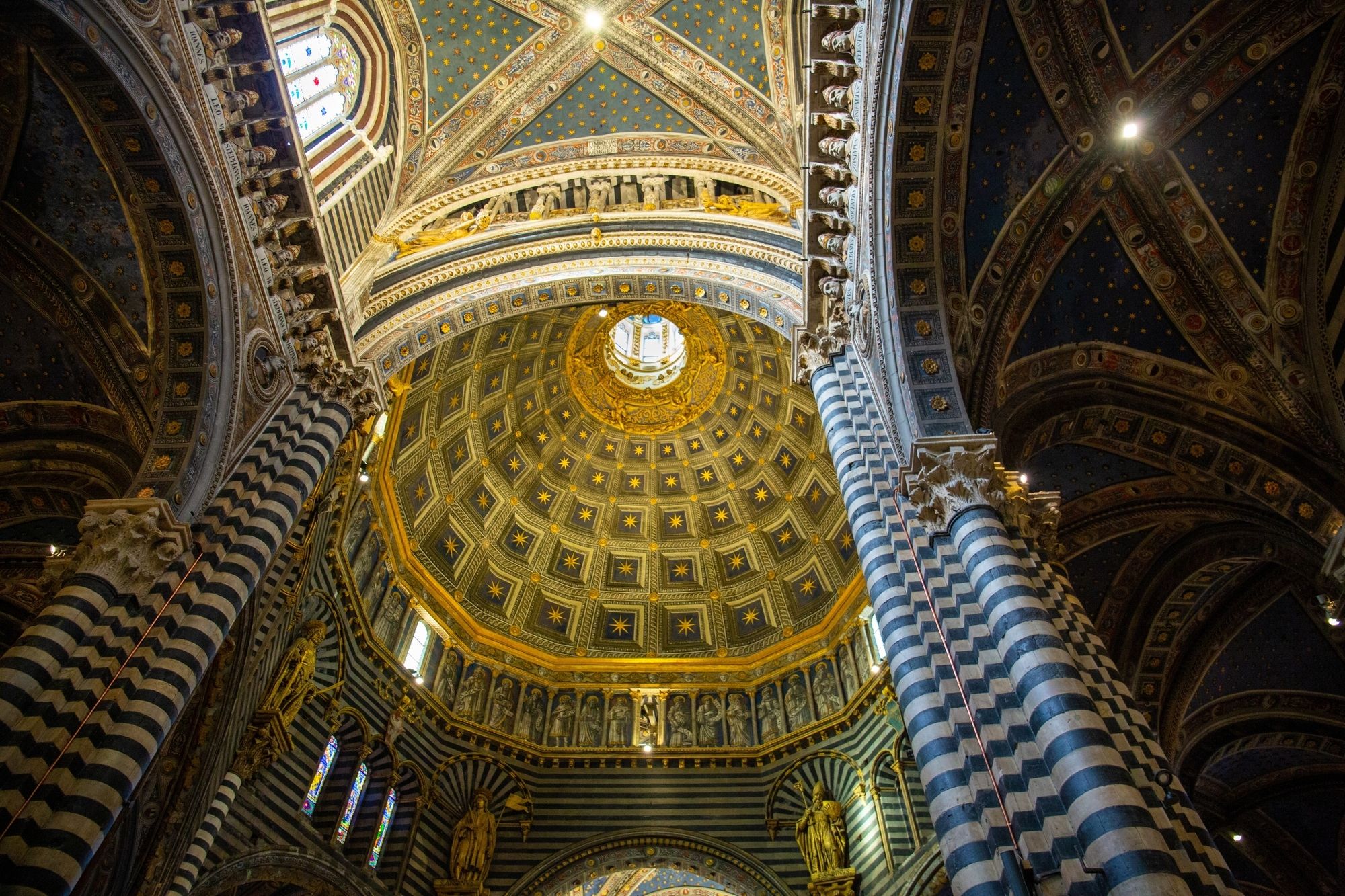 Interno della Cattedrale di Santa Maria Assunta, Siena ©Giulio Benzin / Shutterstock