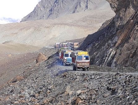 Lungo le strade del Kashmir © Fotografia di Renzo Marcanzin