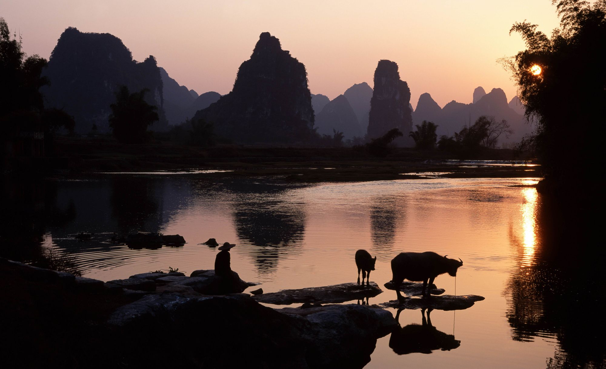 Il tramonto sul fiume Li. © Getty Images