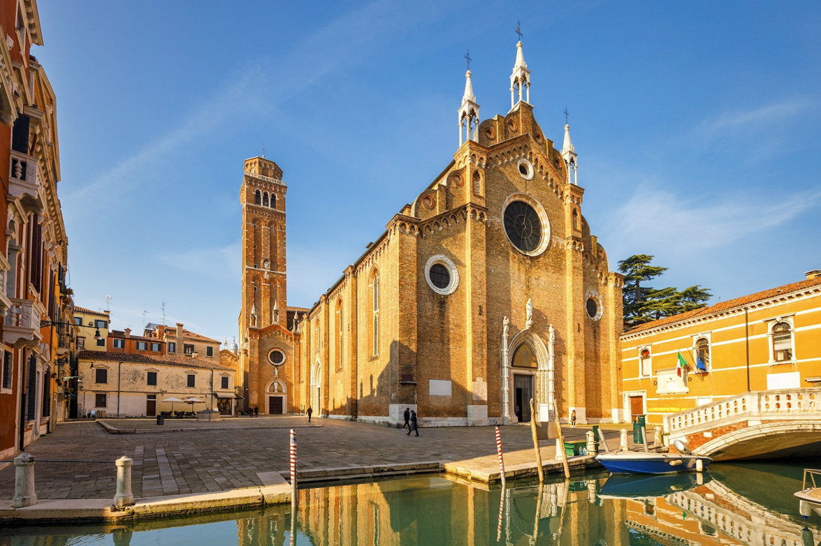 La Basilica di Santa Maria Gloriosa dei Frari. Credits Viliam.M / Shutterstock