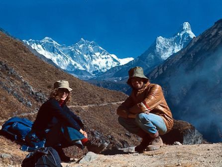 Maureen e Tony Wheeler in Nepal nel 1976 © Fotografia di Michael Dillon