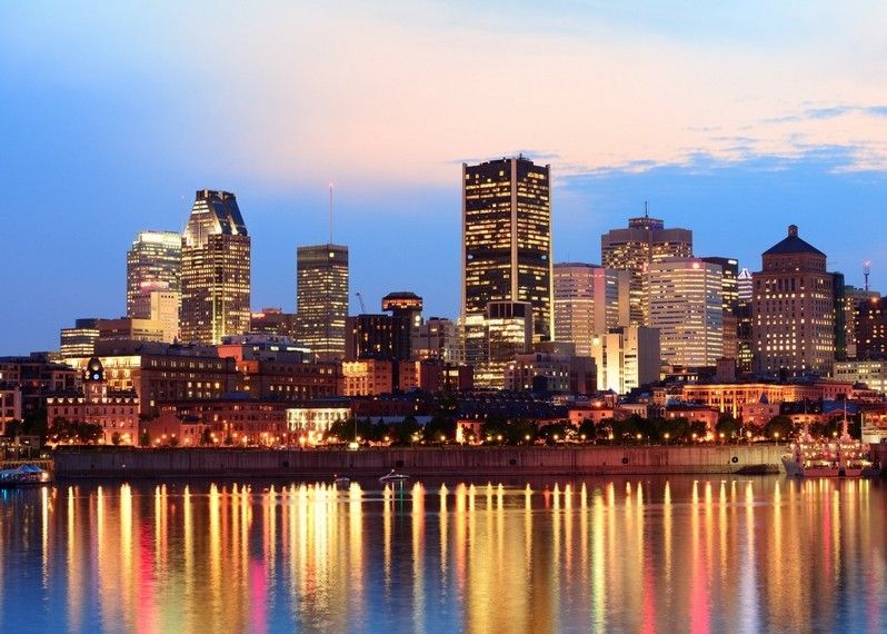 Montreal affacciata sul fiume al tramonto. ©Songquan Deng/Shutterstock
