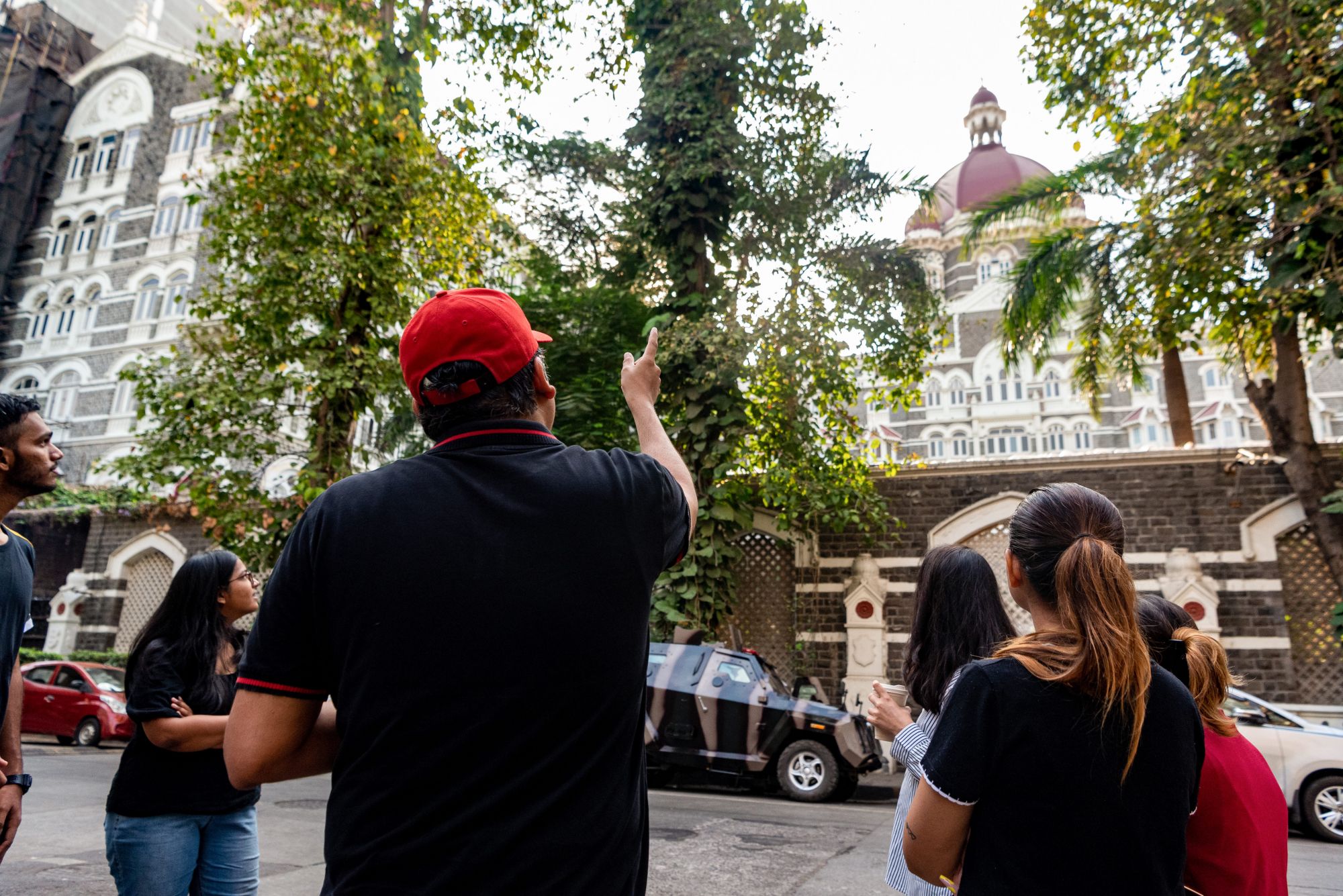 Il tour dell’architetto Nikhil Mahashur ti mostra porta alla scoperta degli edifici storici di Mumbai © Alisha Vasudev/Lonely Planet
