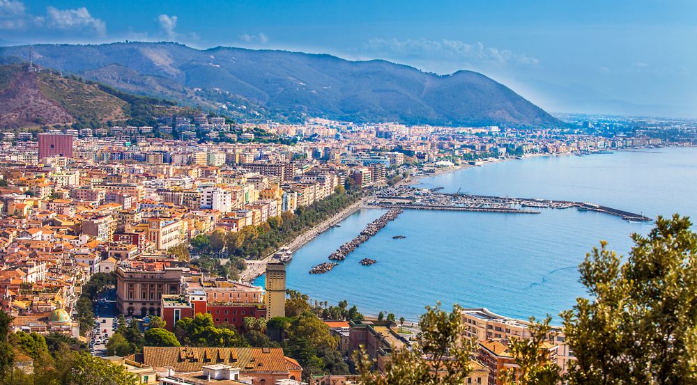 Salerno e il suo golfo. Credits SchnepfDesign / Shutterstock