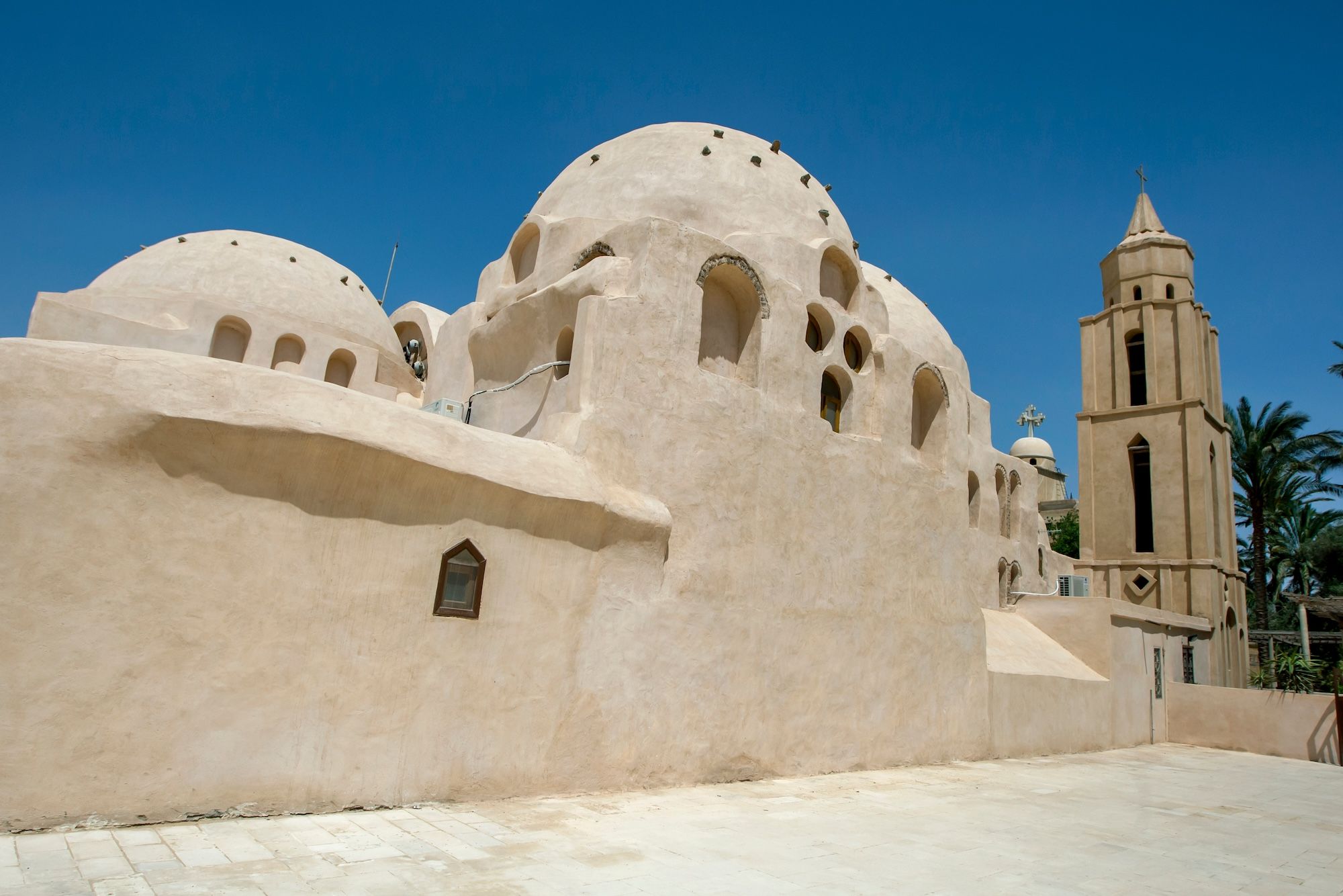 Uno dei monasteri di Wadi Natrun ©Thomas Wyness /Shutterstock