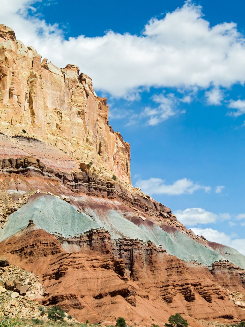 Qui vi aspettano gole, ponti, cupole dalla cima bianca, dirupi rosso-ruggine, fossili e canyon ©Kenneth Keifer /Shutterstock
