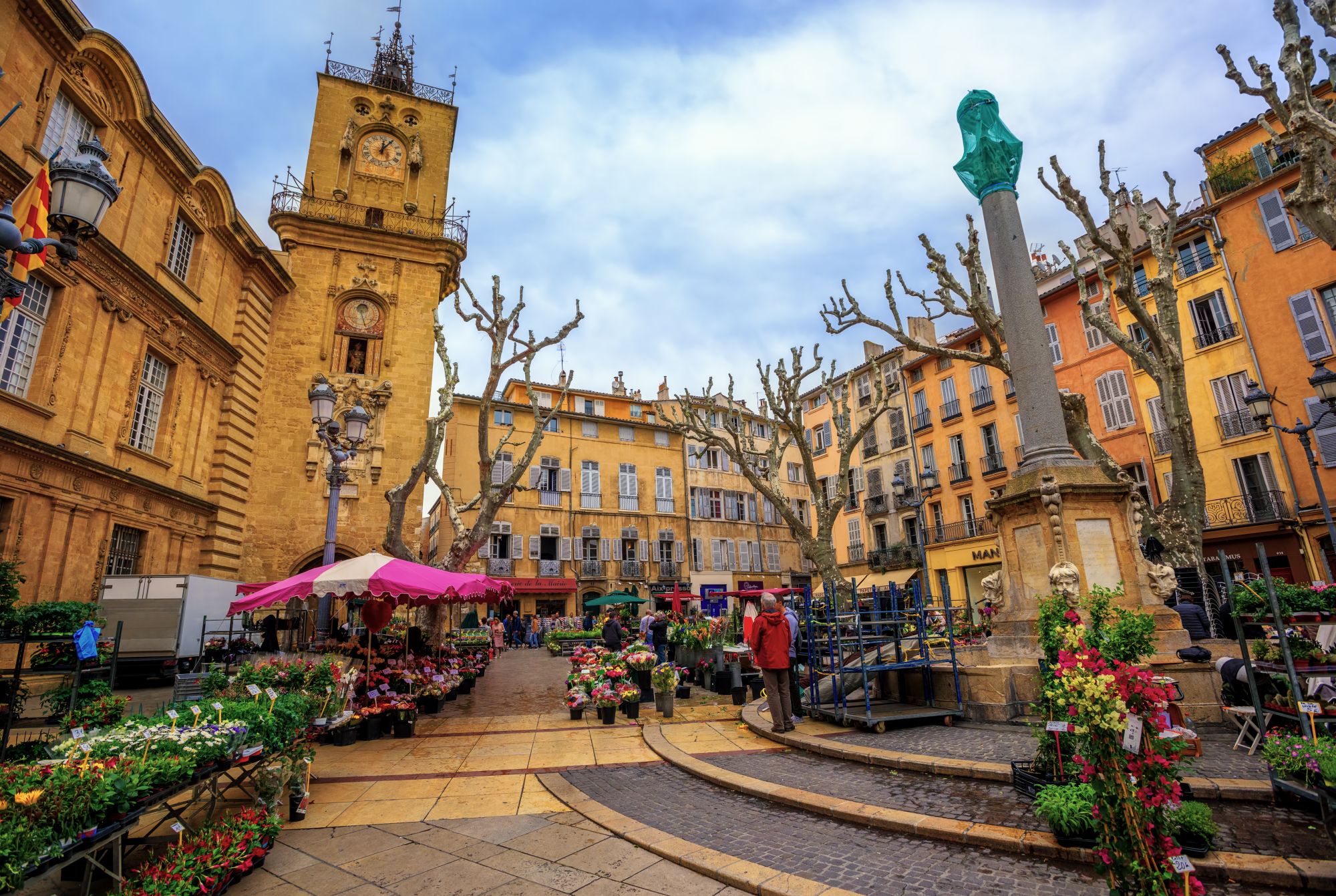 Il tradizionale mercato dei fiori nel centro storico di Aix ©Getty Images