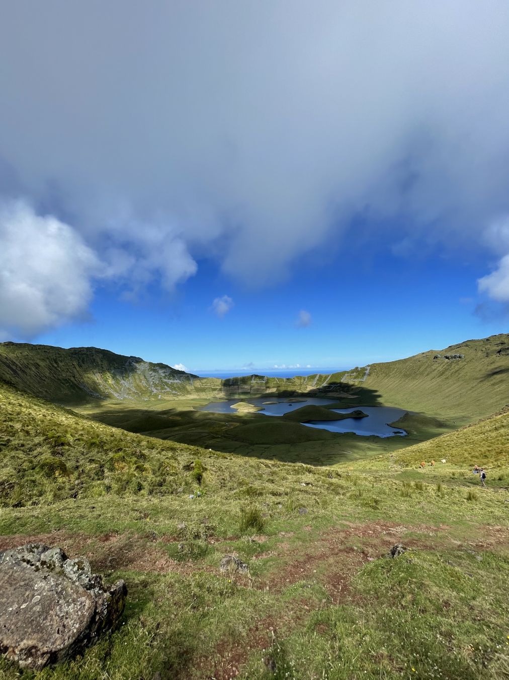 Il Caldeirão di Corvo, sul punto più alto dell’isola, è un ex cratere con una circonferenza di 3,5 km e profondo circa 300 metri © Chiara Beretta
