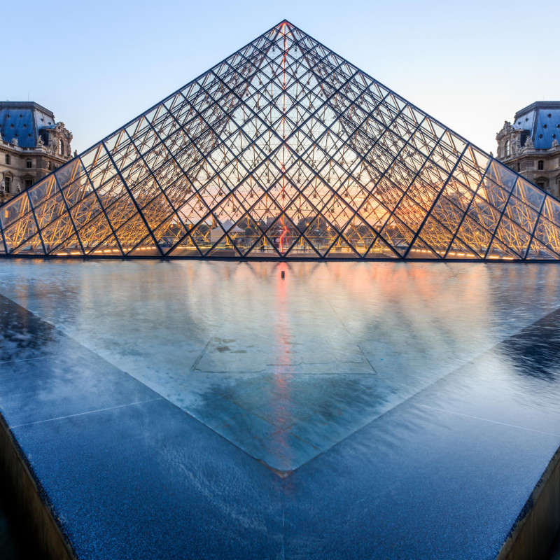 Tra le mostre da non perdere nel 2025 ce n’è una al Louvre di Parigi, Francia ©Pigprox/Shutterstock
