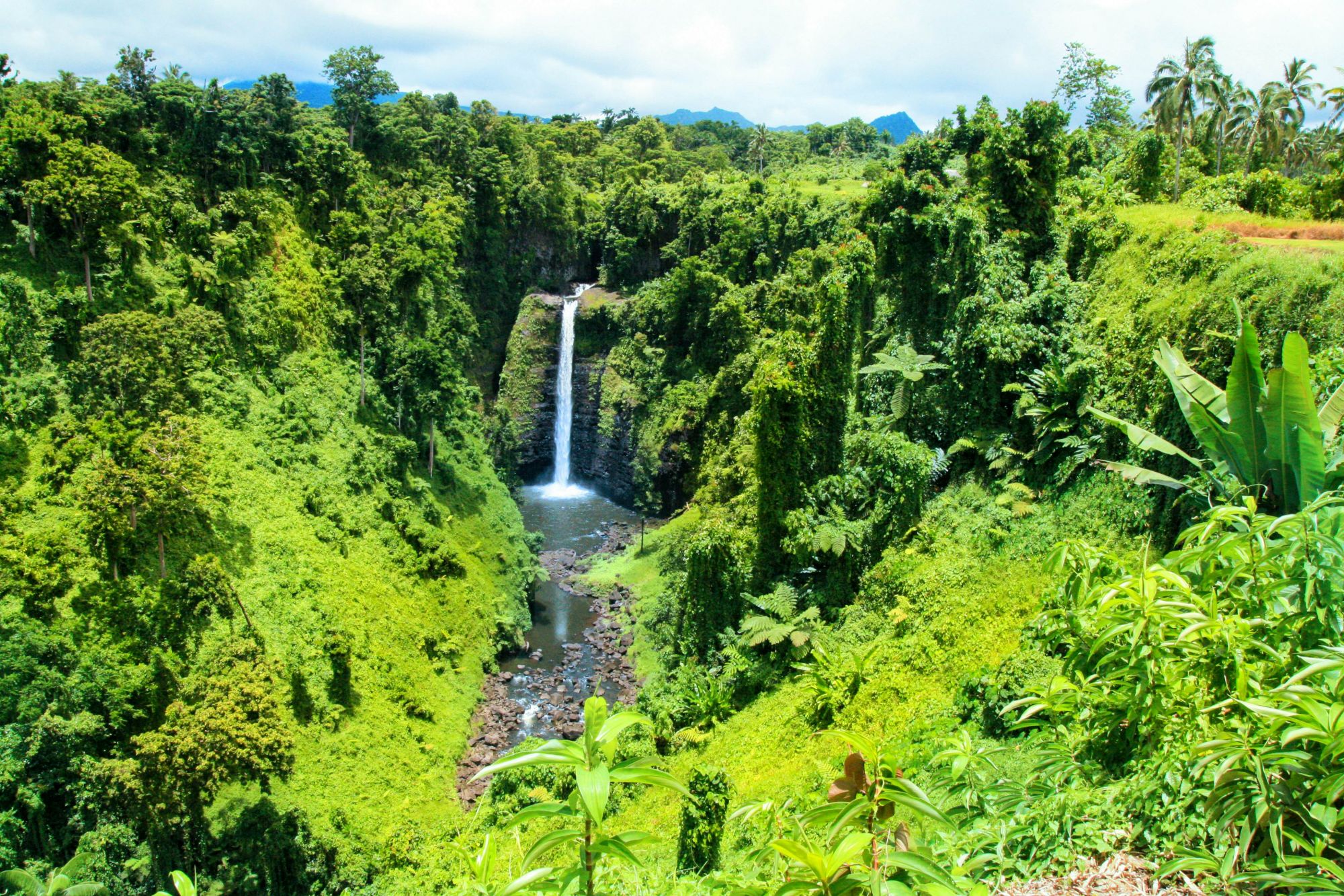 Le Sopoaga Falls a ’Upolu. ©. Radoslav Cajkovic/Getty Images