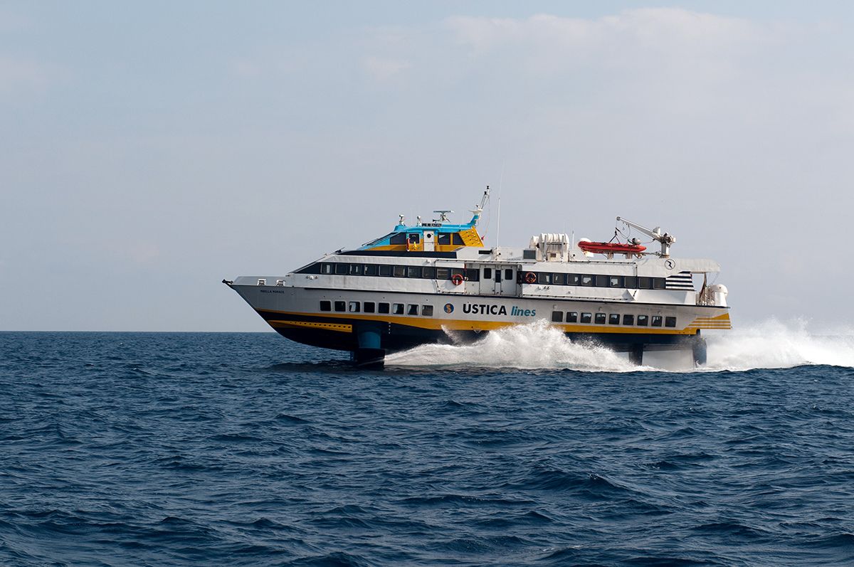 Ustica, collegamento rapido. Credits lexan / Shutterstock