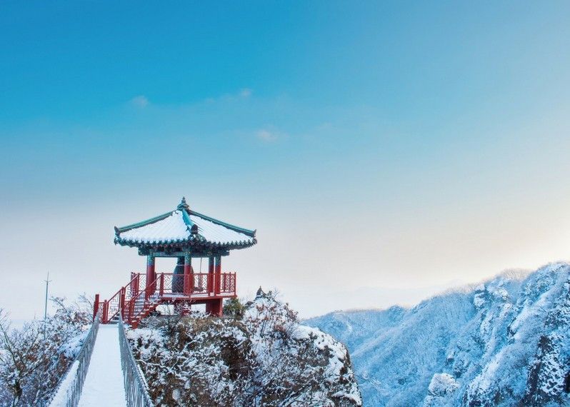 Paesaggio invernale a Guemosan, in Corea
©tawatchaiprakobkit/Getty Images