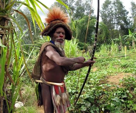Papua Nuova Guinea: seguite la freccia © Pinuccio Gammino e Doni