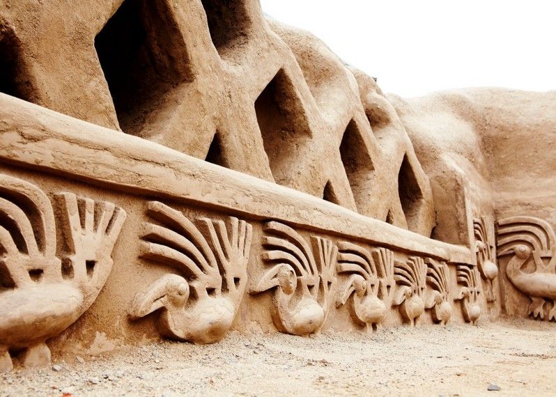 Pellicani a rilievi trovati nel sito archeologico di Chan Chan, Perù.©Matt Munro/Lonely Planet