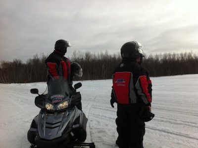 Percorrere gli ampi spazi del Québec a bordo degli skidoo: da provare!