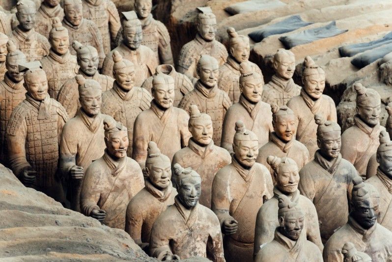 Percorrete le antiche mura con la bicicletta e salutate l'esercito di Terracotta di Xi'an. © Nikada / Getty Images
