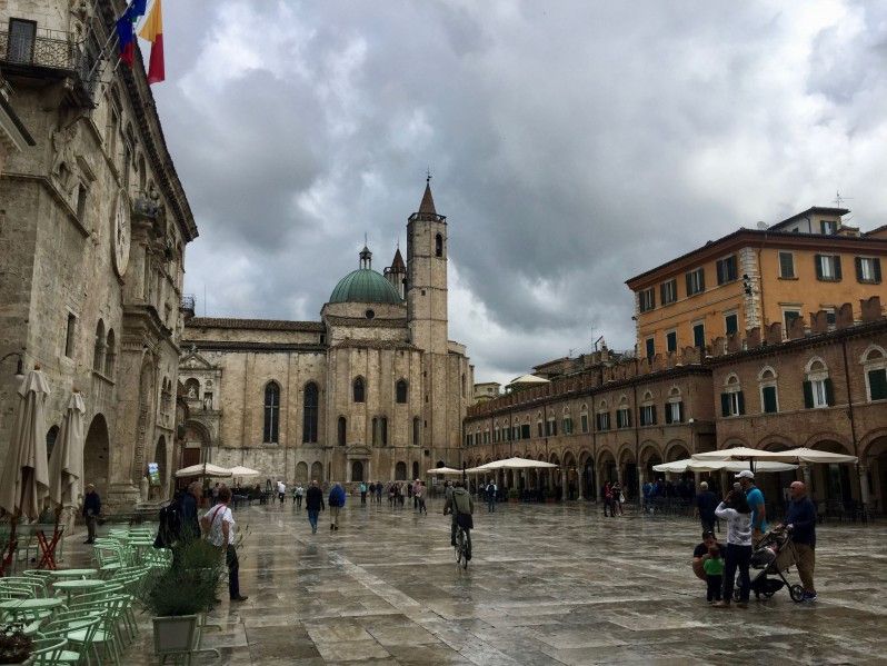 Piazza del Popolo sotto la pioggia. @ Giacomo Bassi