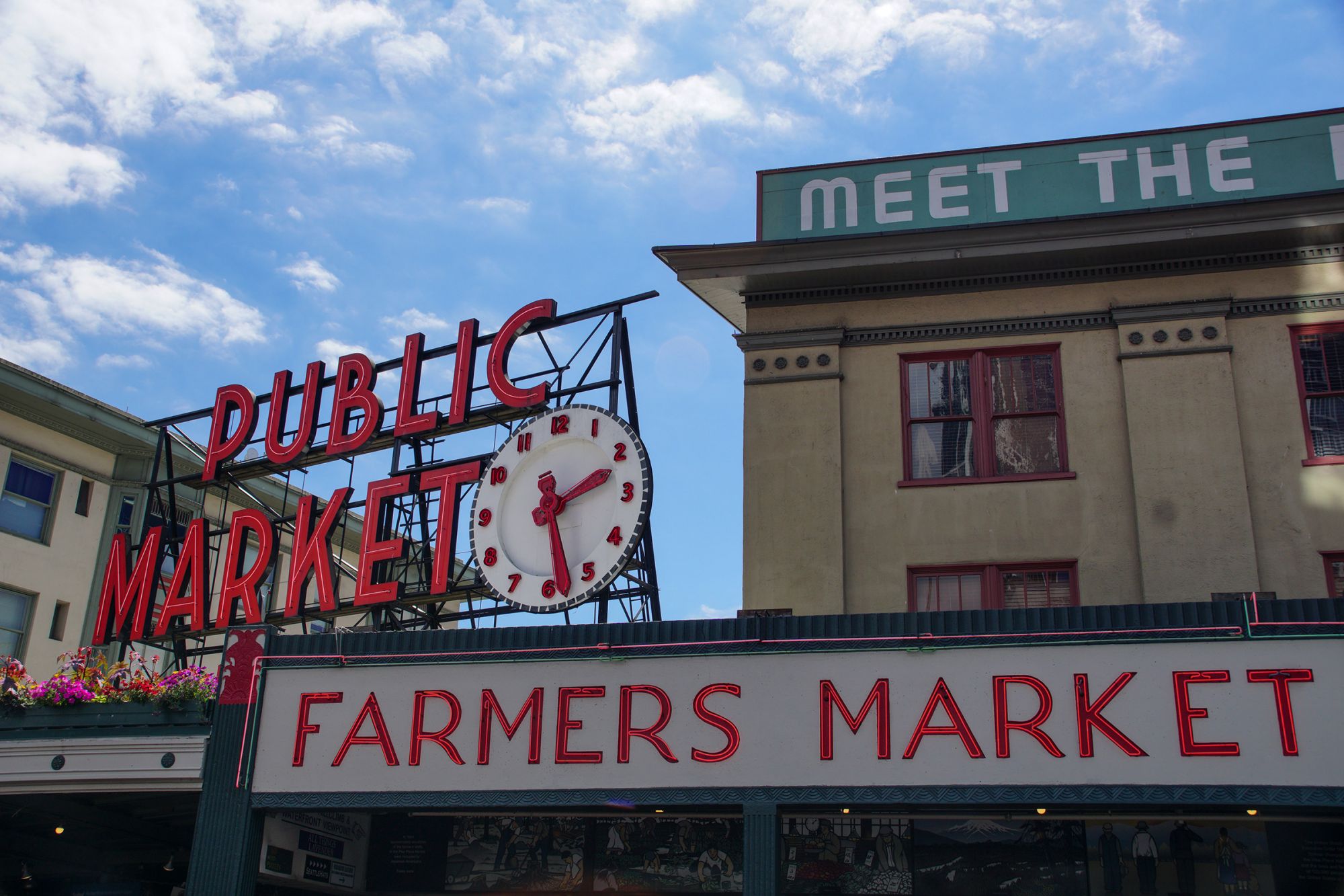 Il nuovissimo ampliamento del Pike Place Market prevede un nuovo spazio per i venditori, aree comuni coperte, nuovi parcheggi e abitazioni per cittadi
